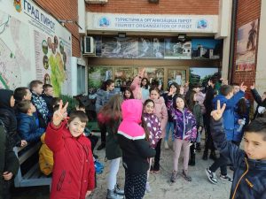 Read more about the article Ученици четвртог разреда у посети Туристичкој оргaнизацији Пиротa